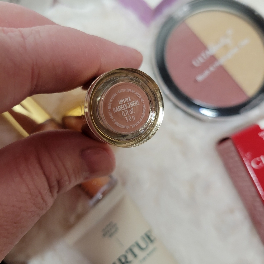 SOLD     Beauty Stocking Stuffers - Picture 9 of 10